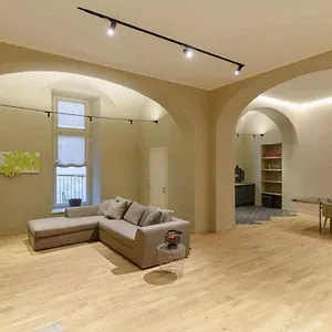 https://crociferi-luxury-apartment.taorminaitalyhotels.com
