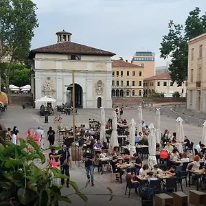 Appartamento Elegante In Casa Storica-borgo Portello, Padova